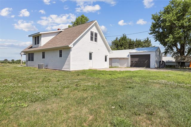 7404 Sioux Avenue, Reasnor, IA 50232