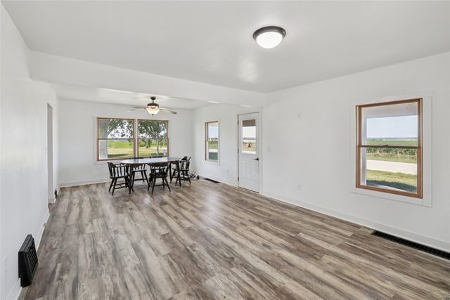 7404 Sioux Avenue, Reasnor, IA 50232