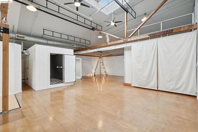 530 E 8Th St 207, Oakland, CA 94606