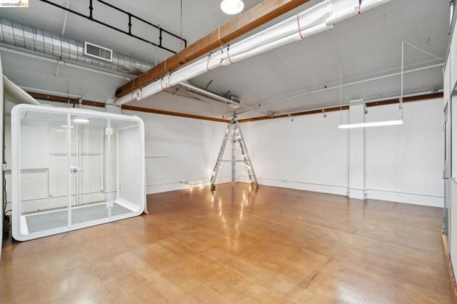 530 E 8Th St 207, Oakland, CA 94606