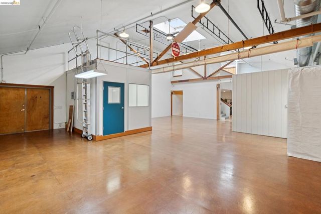 530 E 8Th St 207, Oakland, CA 94606