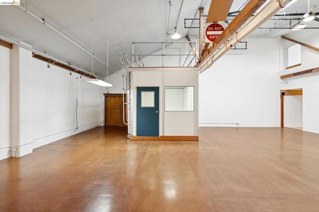 530 E 8Th St 207, Oakland, CA 94606