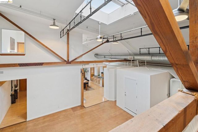 530 E 8Th St 207, Oakland, CA 94606