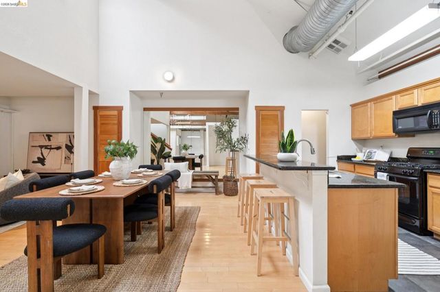 530 E 8Th St 207, Oakland, CA 94606