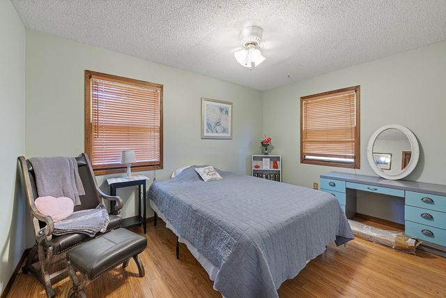 708 E 34th Ave, Winfield, KS 67156