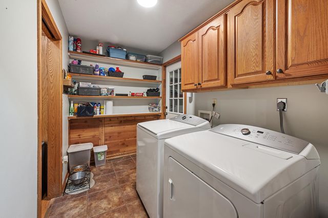 708 E 34th Ave, Winfield, KS 67156