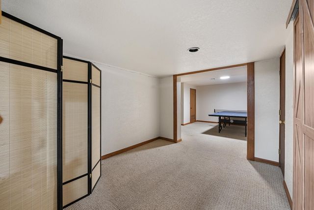 708 E 34th Ave, Winfield, KS 67156