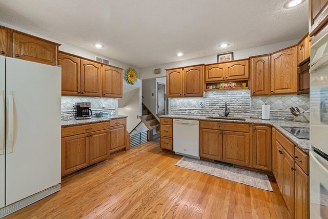 708 E 34th Ave, Winfield, KS 67156