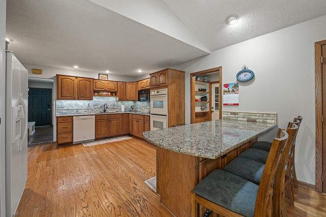 708 E 34th Ave, Winfield, KS 67156