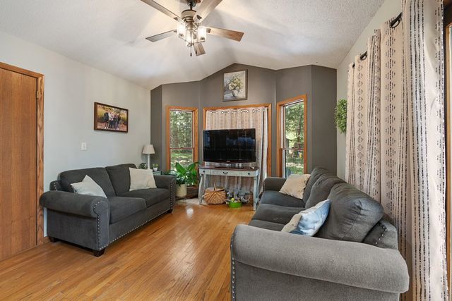 708 E 34th Ave, Winfield, KS 67156