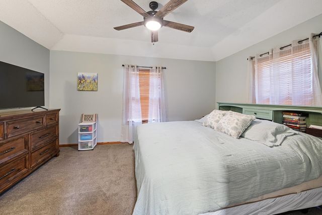 708 E 34th Ave, Winfield, KS 67156