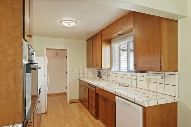 826 Maplewood, Lodi, CA 95240