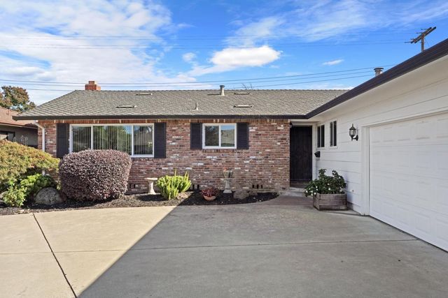 826 Maplewood, Lodi, CA 95240