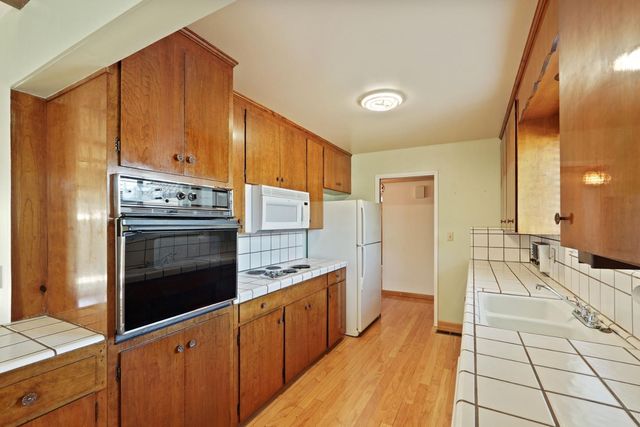 826 Maplewood, Lodi, CA 95240