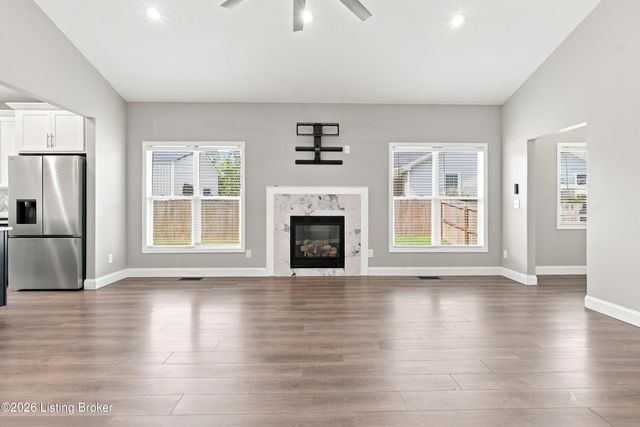 5700 Old Floydsburg Rd, Crestwood, KY 40014