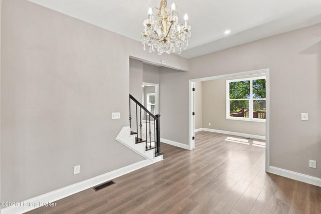 5700 Old Floydsburg Rd, Crestwood, KY 40014