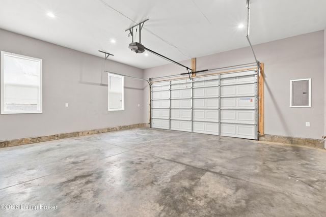 5700 Old Floydsburg Rd, Crestwood, KY 40014