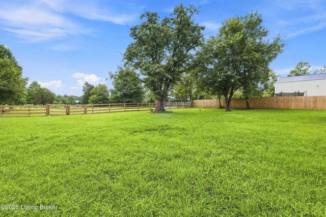 5700 Old Floydsburg Rd, Crestwood, KY 40014