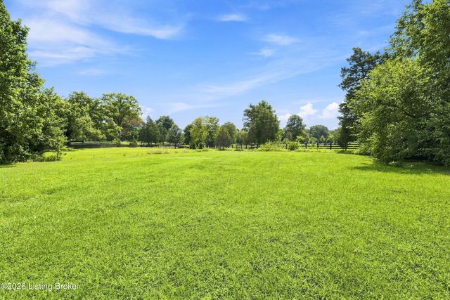 5700 Old Floydsburg Rd, Crestwood, KY 40014
