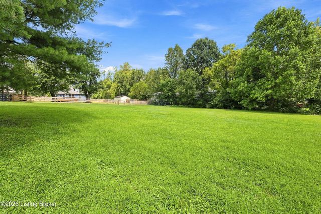 5700 Old Floydsburg Rd, Crestwood, KY 40014