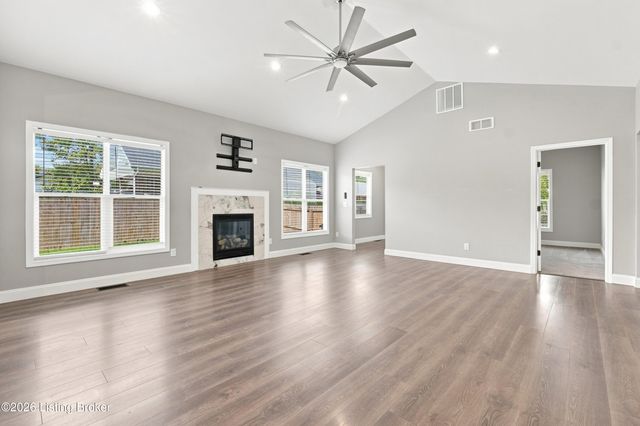 5700 Old Floydsburg Rd, Crestwood, KY 40014