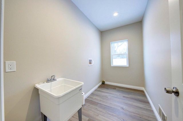33755 Parkwood Street, Westland, MI 48186