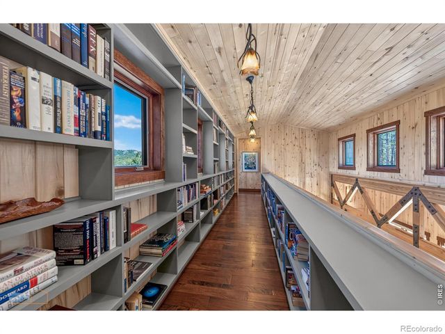 942 Spruce Drive, Lyons, CO 80540