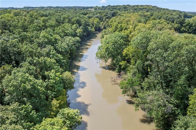 2740 Florida Road, Ottawa, KS 66067