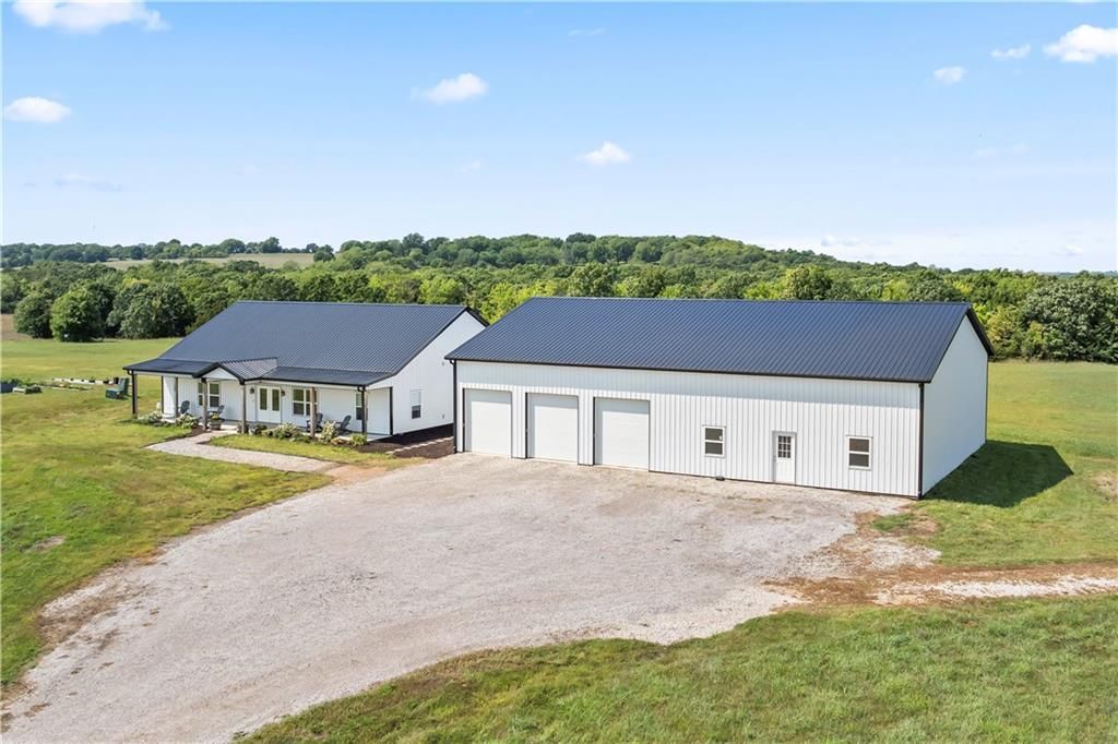 2740 Florida Road, Ottawa, KS 66067