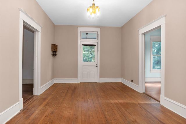 1104 E Houston Avenue, Crockett, TX 75835