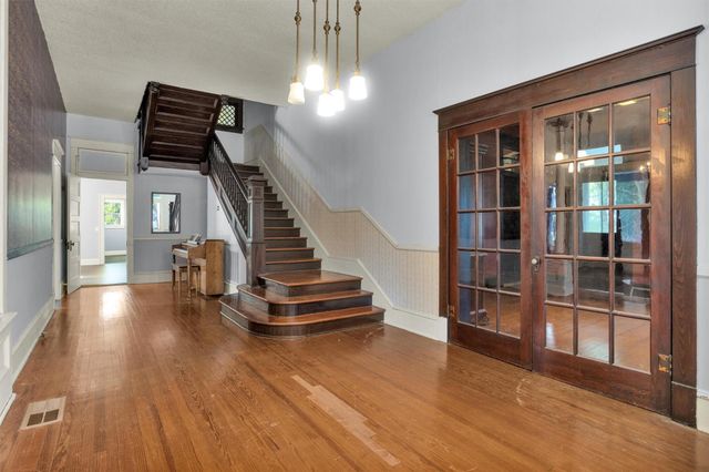 1104 E Houston Avenue, Crockett, TX 75835