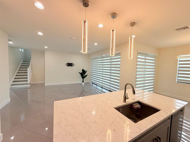 7181 VILLAMAR Way, Lake Worth, FL 33463