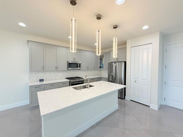 7181 VILLAMAR Way, Lake Worth, FL 33463
