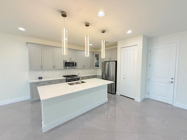 7181 VILLAMAR Way, Lake Worth, FL 33463