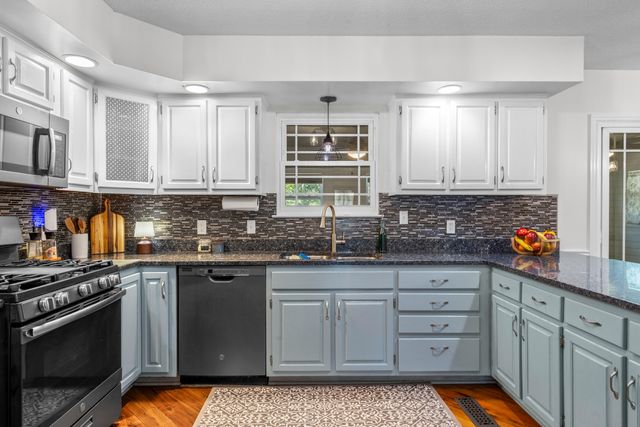 1906 Port Royal Drive, Soddy Daisy, TN 37379