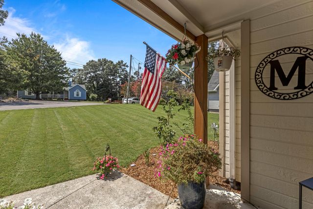 1906 Port Royal Drive, Soddy Daisy, TN 37379