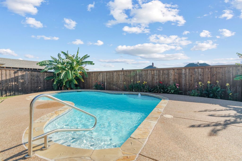 1667 Fraser Drive, Burleson, TX 76028