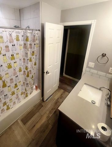 203 Hudson Avenue, Nampa, ID 83651