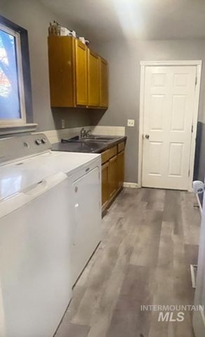 203 Hudson Avenue, Nampa, ID 83651