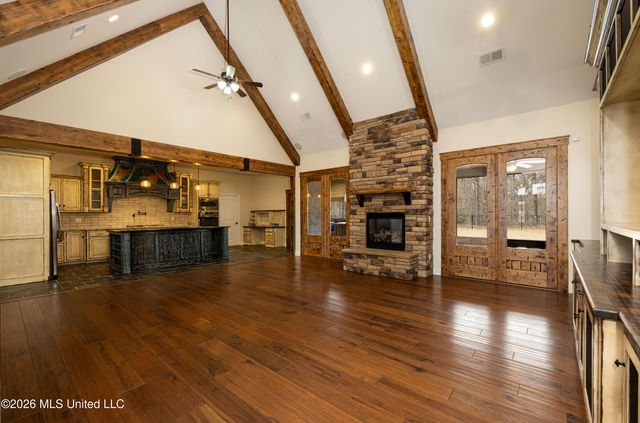 568 Woodford Cove, Hernando, MS 38632