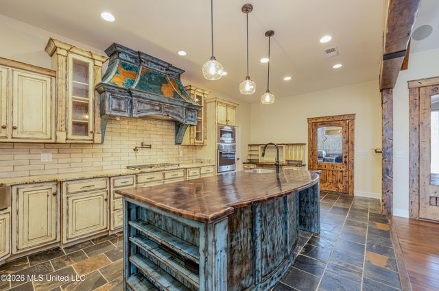 568 Woodford Cove, Hernando, MS 38632