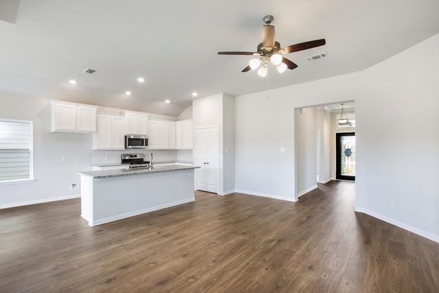 3739 Crawford Street, Bay City, TX 77414