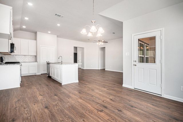 3739 Crawford Street, Bay City, TX 77414