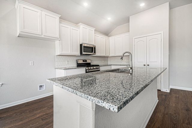 3739 Crawford Street, Bay City, TX 77414