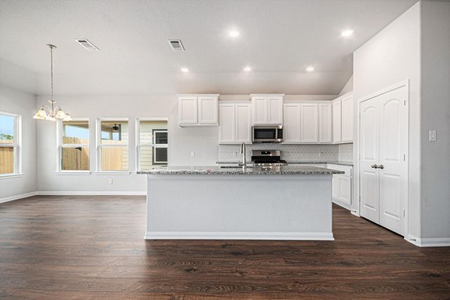 3739 Crawford Street, Bay City, TX 77414