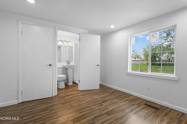 2861 Latcha Road, Millbury, OH 43447