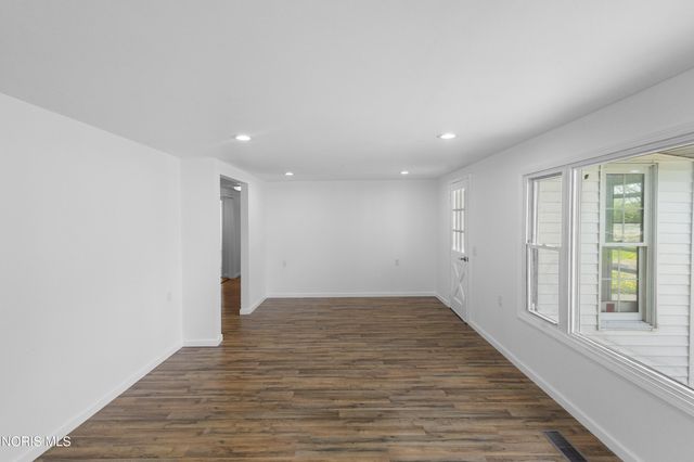 2861 Latcha Road, Millbury, OH 43447