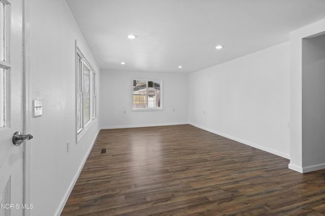 2861 Latcha Road, Millbury, OH 43447