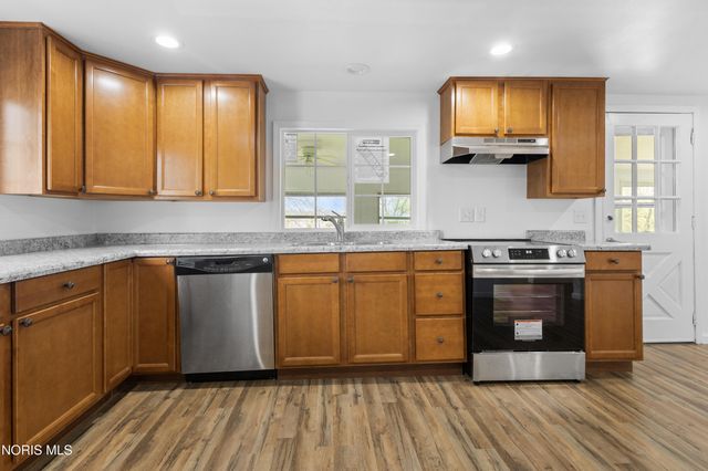 2861 Latcha Road, Millbury, OH 43447
