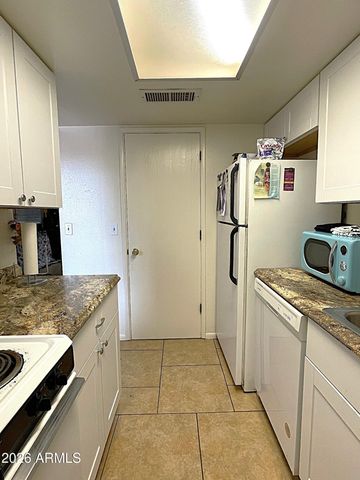 2020 N HUNT Circle, Mesa, AZ 85203